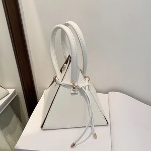 Pyramid shaped handbag (white)